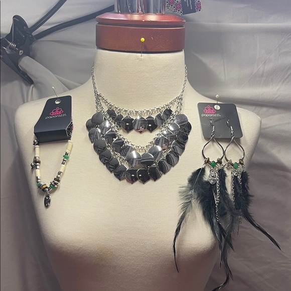 paparazzi Jewelry - Paparazzi Bold Silver and Black Necklace Set